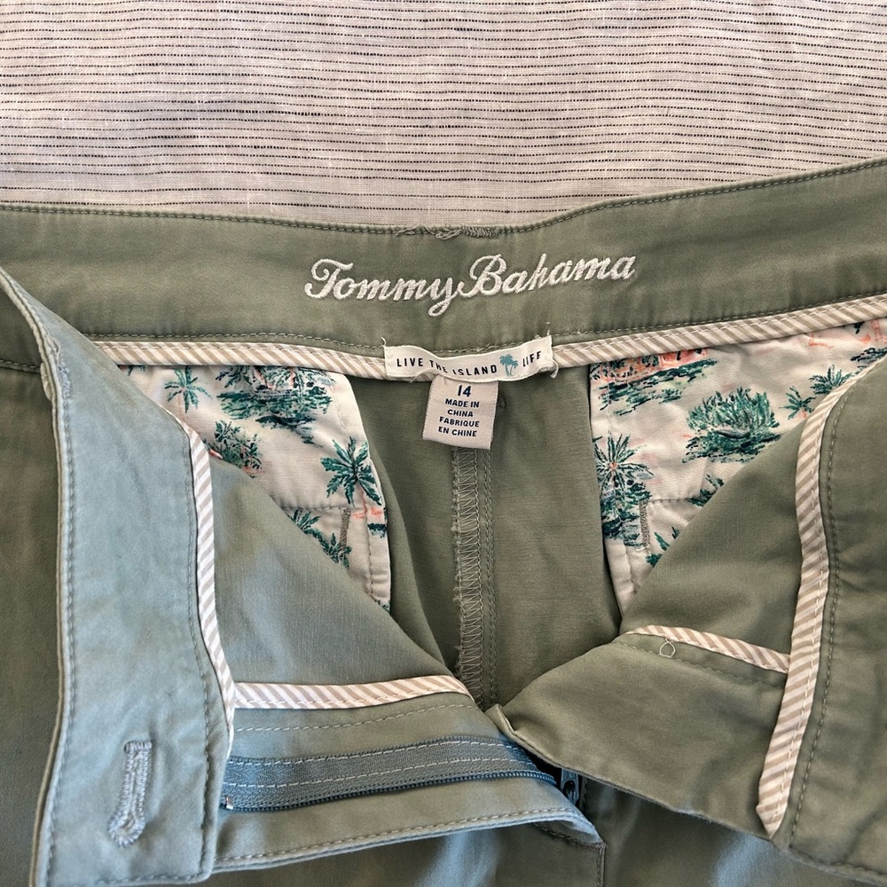 Tommy Bahama Boracay 5-inch Olive Green Women's Shorts - Picture 3 of 3